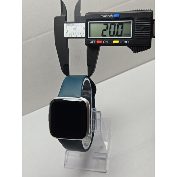 Fitbit Versa Lite Smartwatch Activity Tracker Heart Rate GPS Sleep W/ Charger - Picture 6 of 11